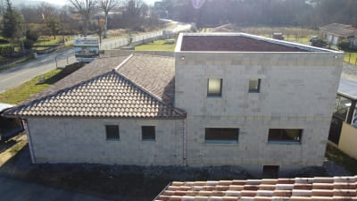 Pose des tuiles et accessoires